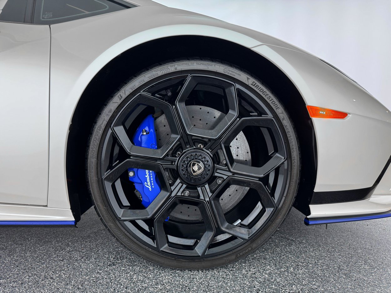 Used 2023 Lamborghini Huracan Tecnica RWD image 36