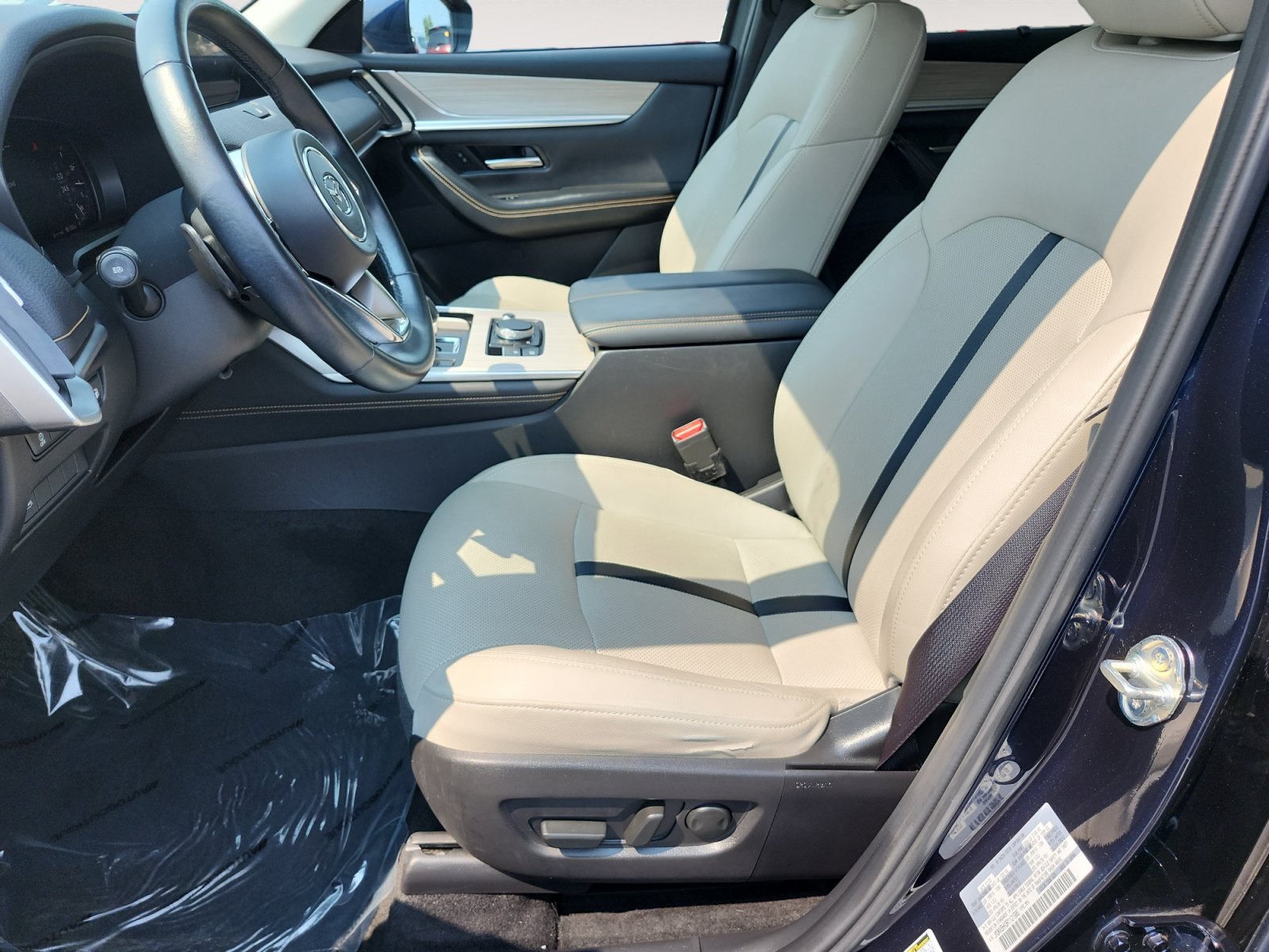 Used 2024 MAZDA CX-90 Plug-In Hybrid w/ Preferred AWD/4WD image 9