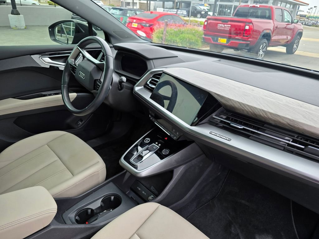 Used 2023 Audi Q4 e-tron Premium Plus w/ Premium Plus AWD/4WD image 5