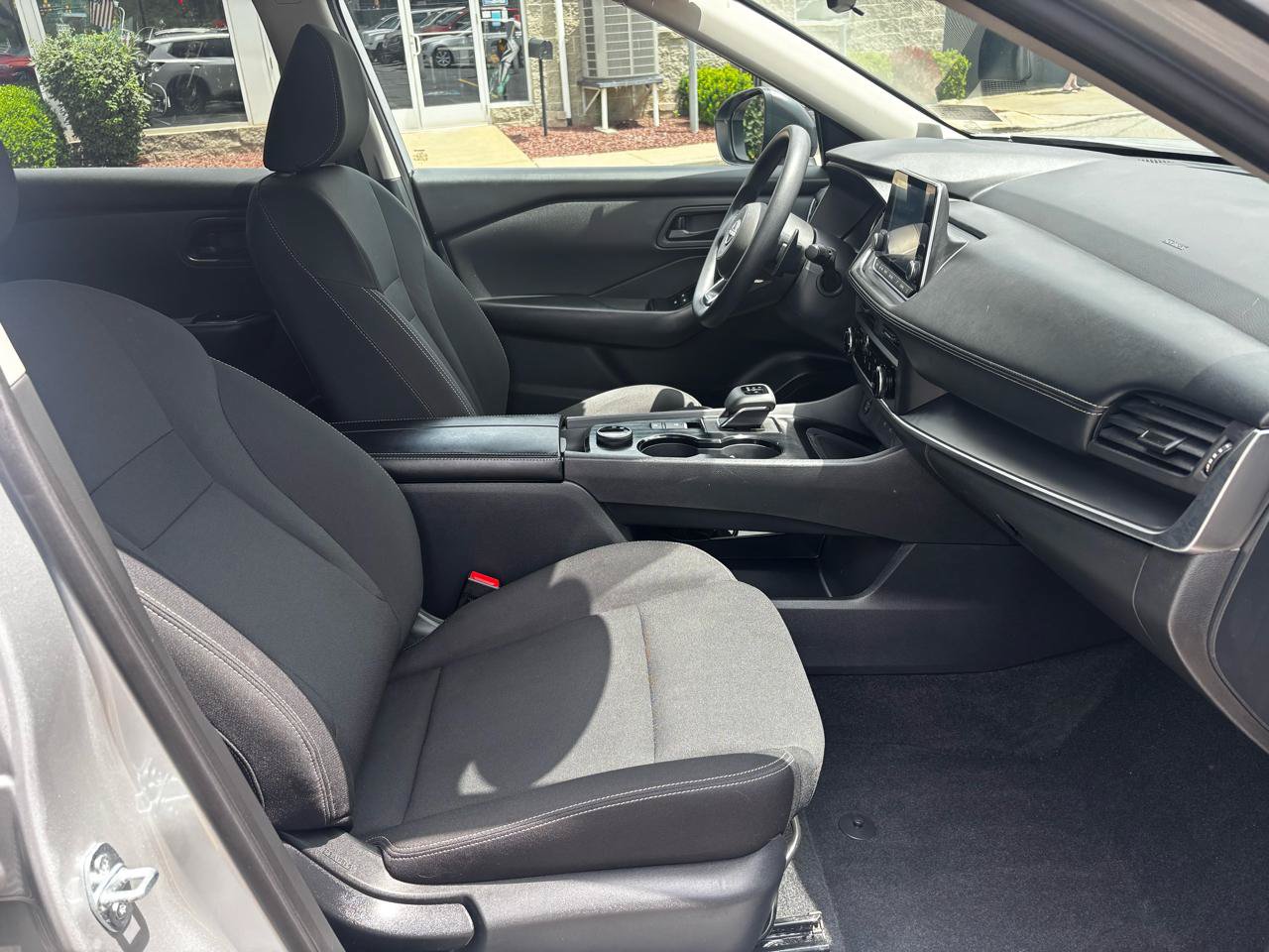 Used 2024 Nissan Rogue S AWD/4WD image 26
