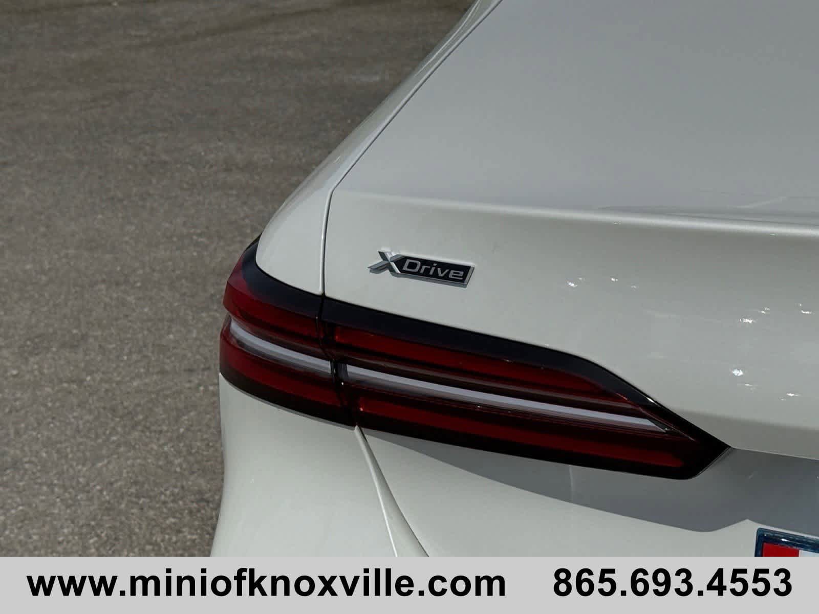 Used 2025 BMW 530i xDrive AWD/4WD image 11