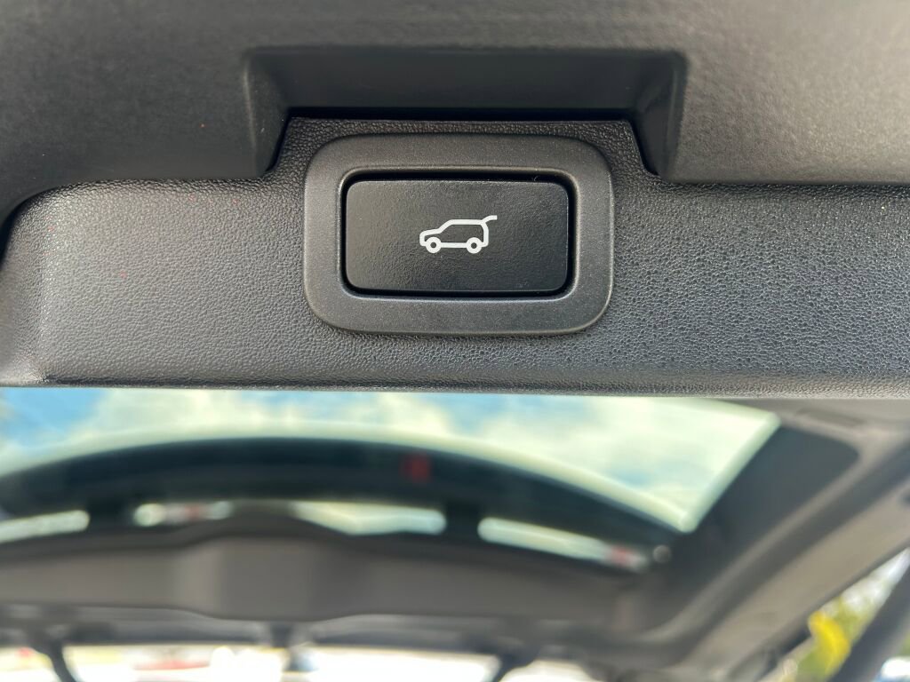 Used 2018 Land Rover Discovery HSE image 39