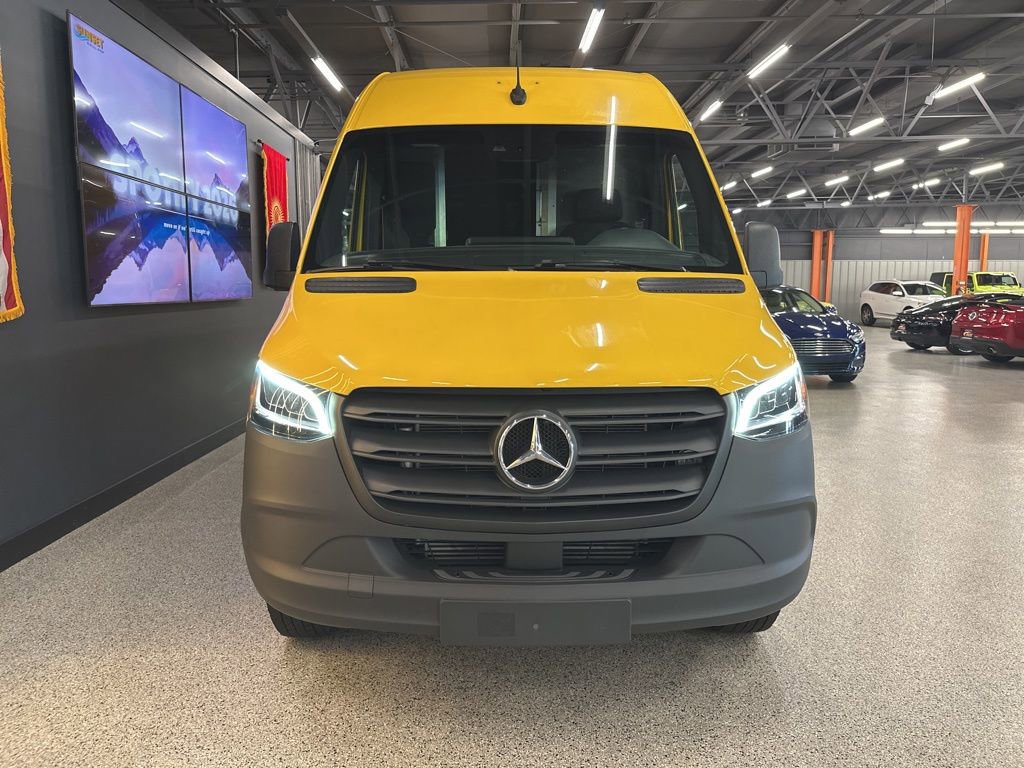 Used 2021 Mercedes-Benz Sprinter 2500 image 23