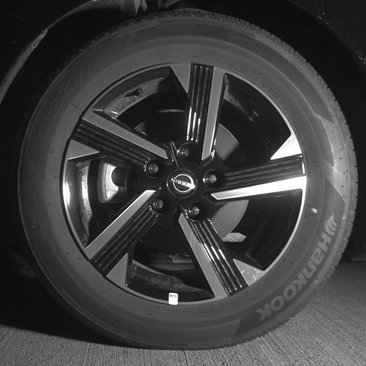 Used 2025 Nissan Sentra SV image 12