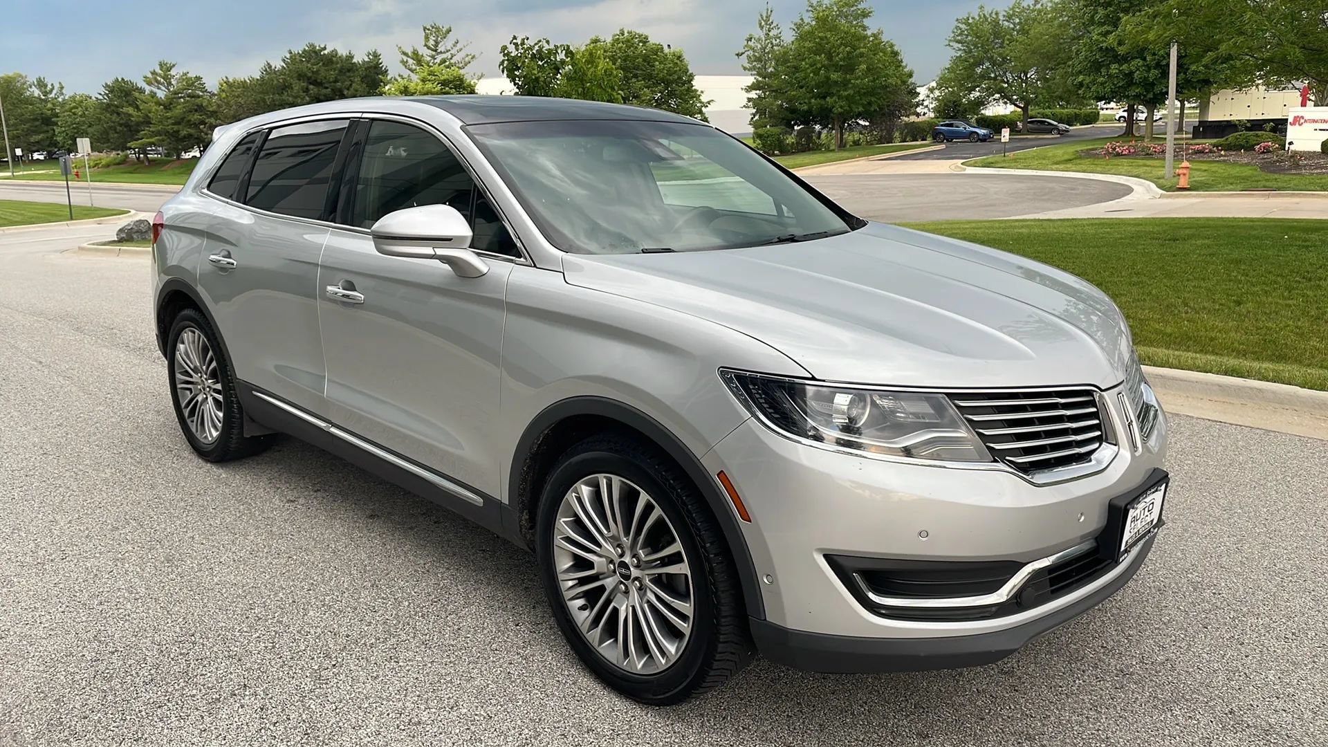 Used 2018 Lincoln MKX Reserve AWD/4WD image 4