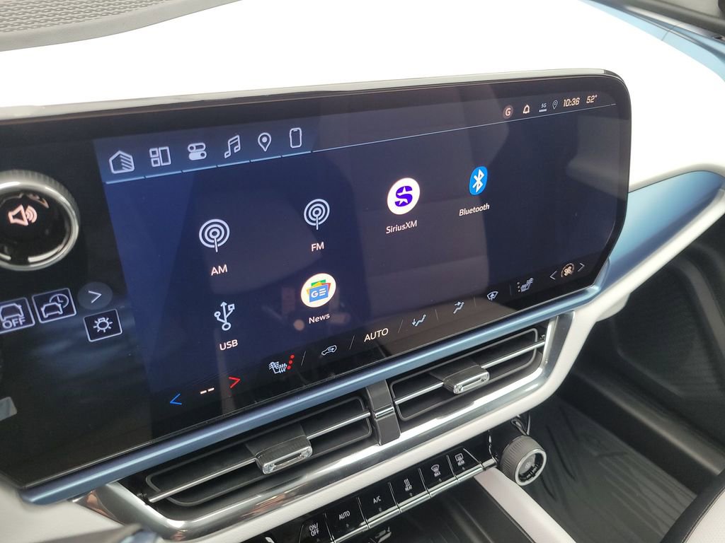 New 2026 Chevrolet Equinox EV LT image 13