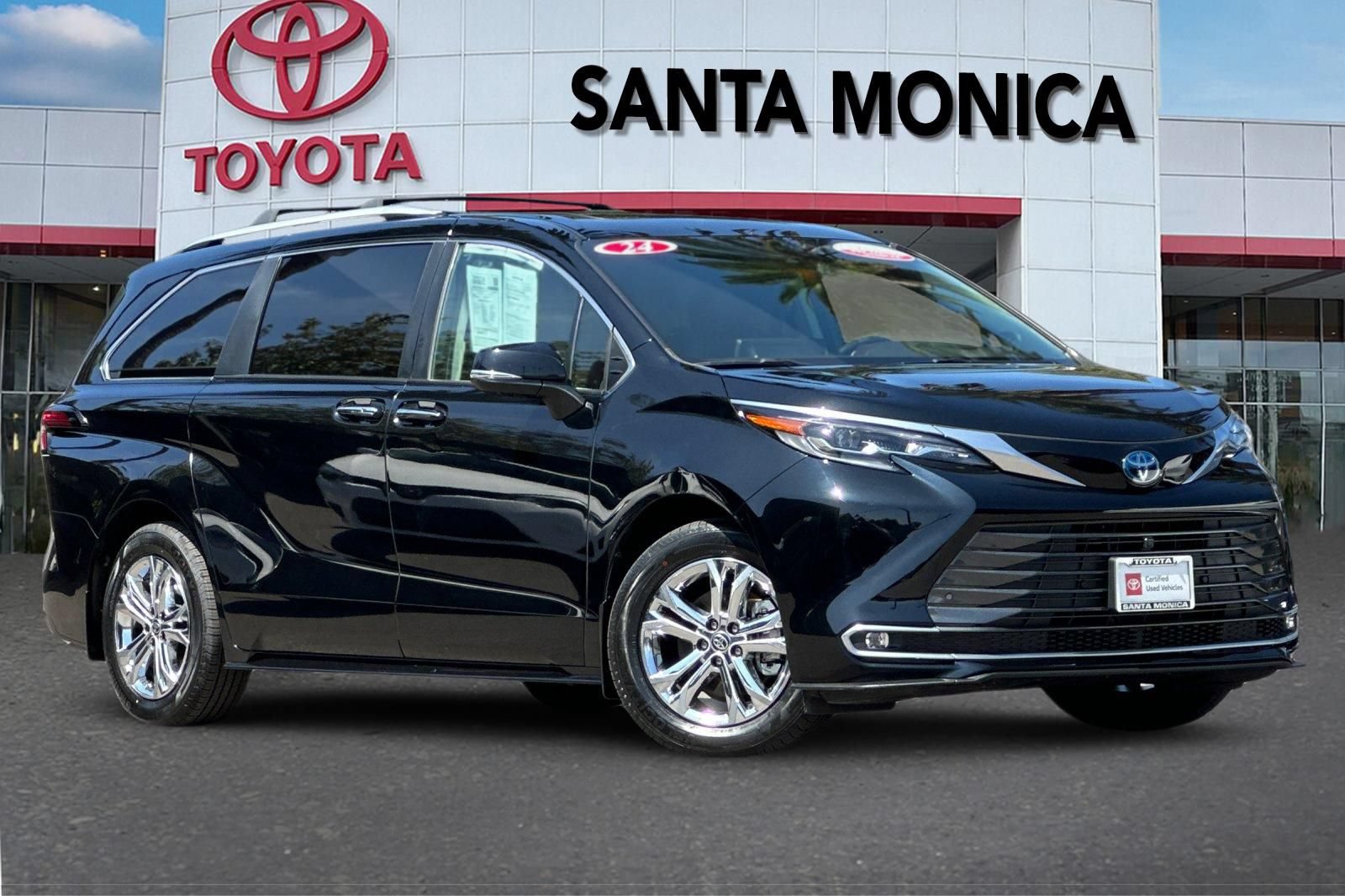 Certified 2024 Toyota Sienna Platinum AWD/4WD image 2
