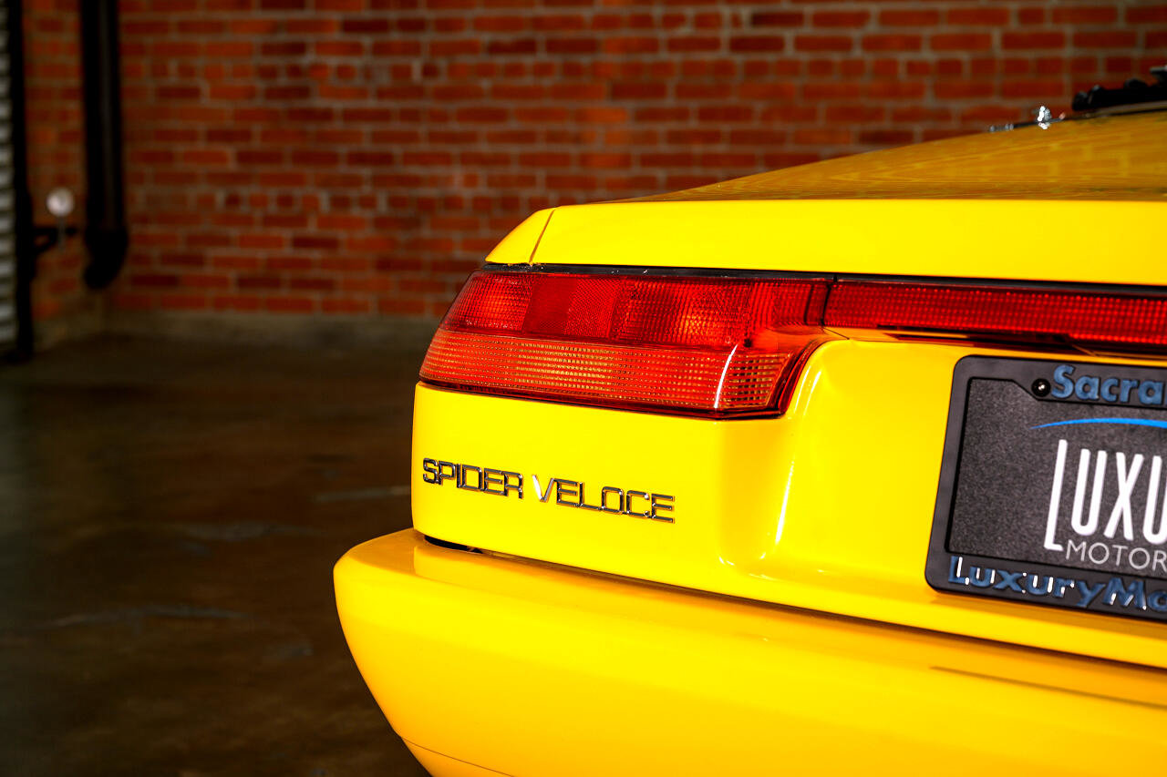 Used 1992 Alfa Romeo Spider Veloce image 15