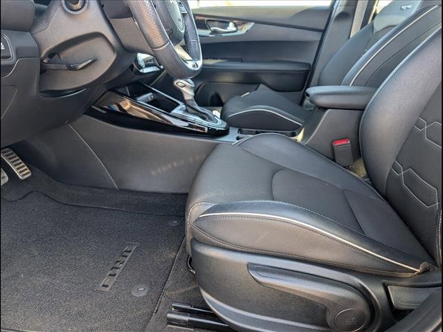 Used 2024 Kia Forte GT-Line w/ GT-Line Premium Package image 12
