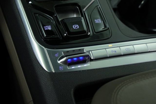 Used 2025 Kia Carnival SX image 25