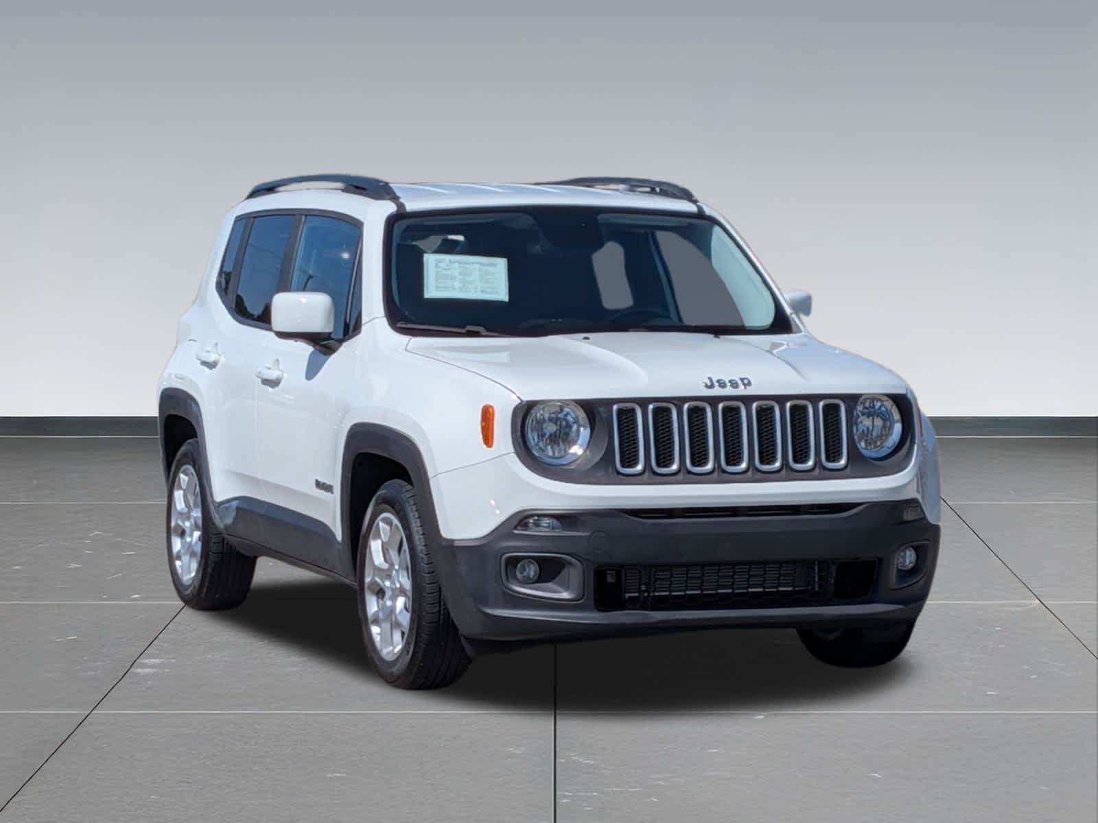 Used 2017 Jeep Renegade Latitude FWD image 7