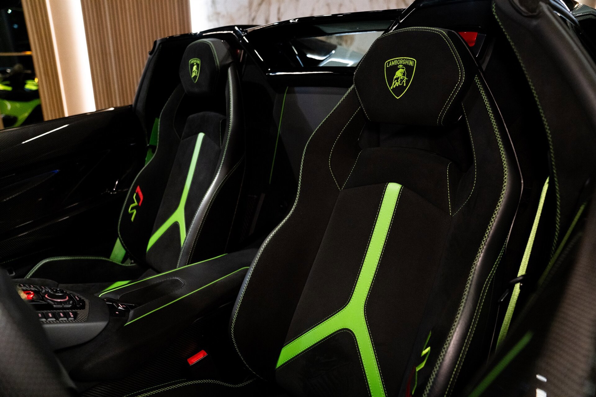 Used 2020 Lamborghini Aventador SVJ AWD/4WD image 37