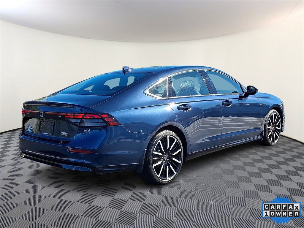 Used 2024 Honda Accord Touring image 9