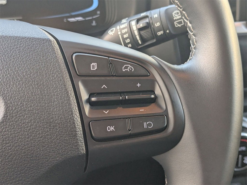 Used 2025 Hyundai Venue SEL image 27