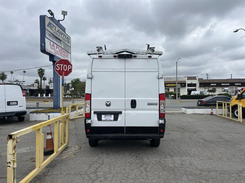 Used 2024 RAM ProMaster 2500 FWD image 3