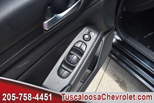 Used 2024 Nissan Altima 2.5 SV FWD image 17