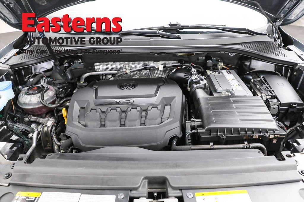 Used 2022 Volkswagen Tiguan SE w/ Panoramic Sunroof Package image 7