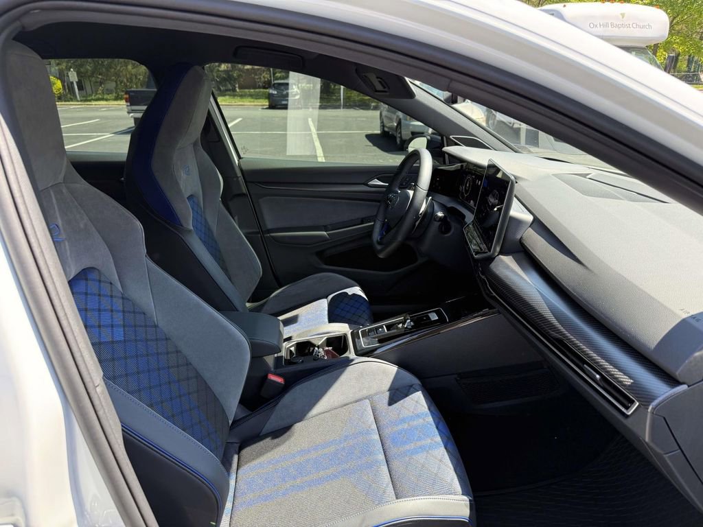 Used 2025 Volkswagen Golf R Black Edition image 15