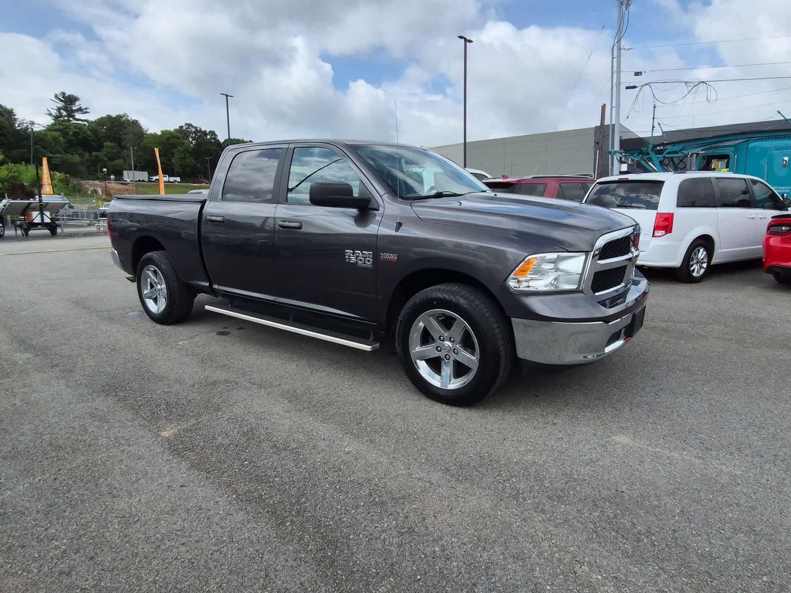 Used 2019 RAM 1500 Classic SLT AWD/4WD image 8