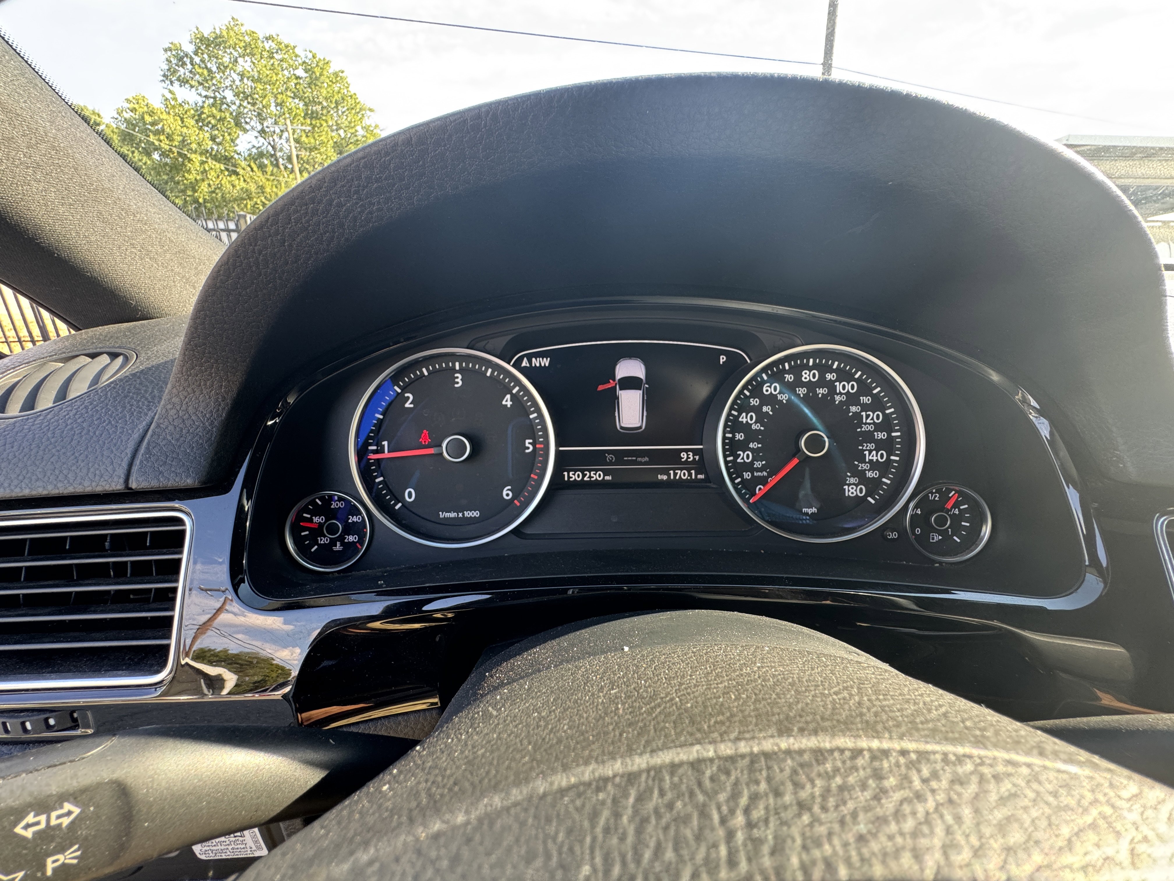 Used 2014 Volkswagen Touareg TDI image 13