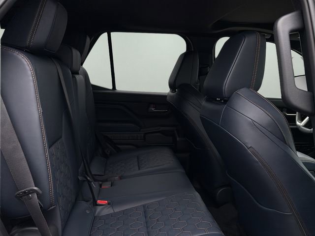 Used 2025 Toyota 4Runner Platinum AWD/4WD image 12