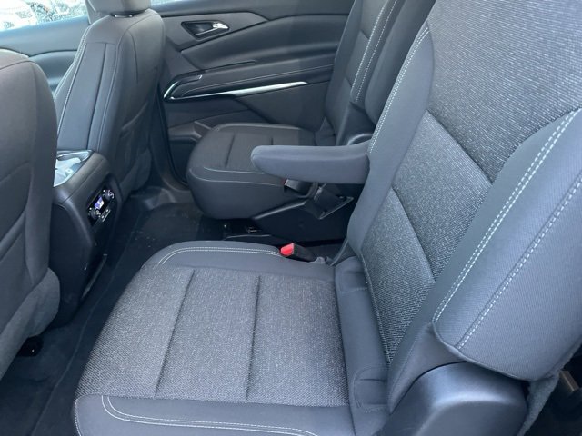 Used 2025 Chevrolet Traverse LT image 9