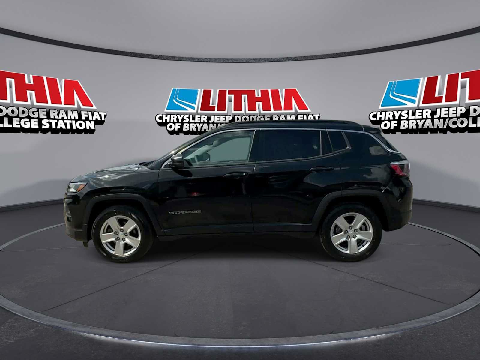 Used 2022 Jeep Compass Latitude FWD image 5