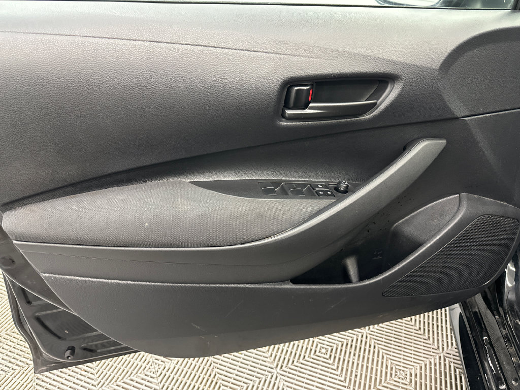 Used 2026 Toyota Corolla LE FWD image 5
