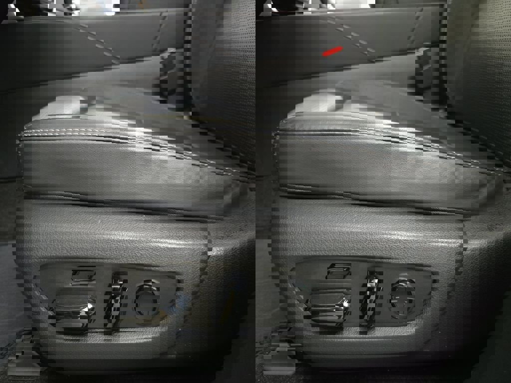 Certified 2024 Lexus RX 450h AWD w/ Convenience Package image 29