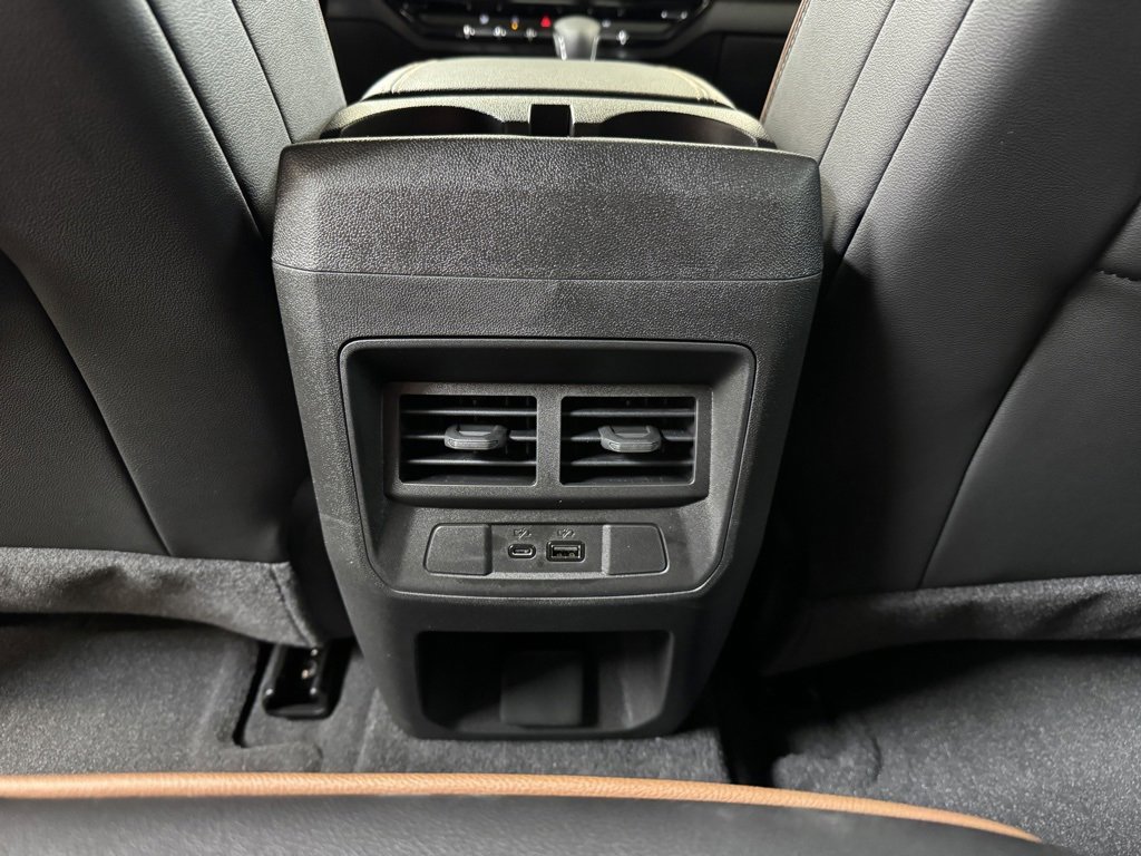 New 2025 GMC Canyon AT4 w/ Nightfall Edition image 17