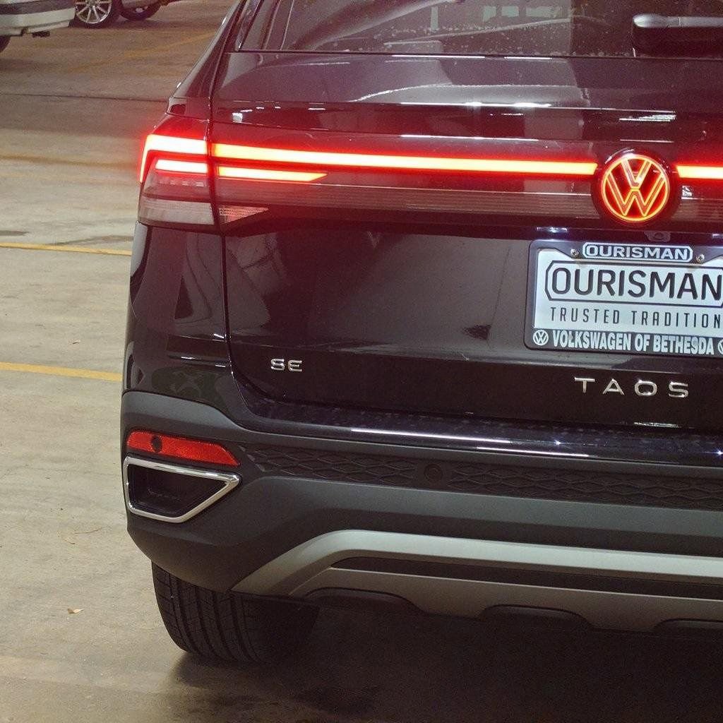 New 2025 Volkswagen Taos SE image 5
