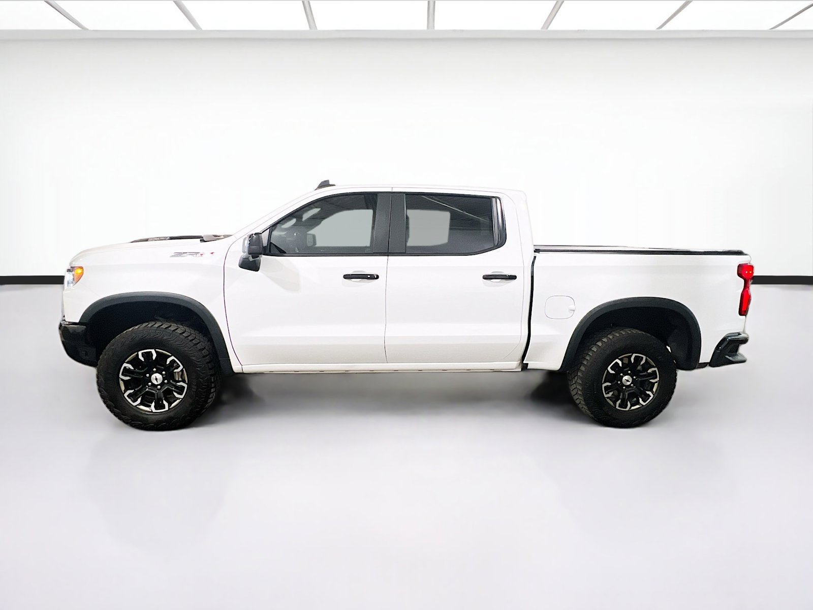 Used 2024 Chevrolet Silverado 1500 ZR2 w/ Technology Package AWD/4WD image 22