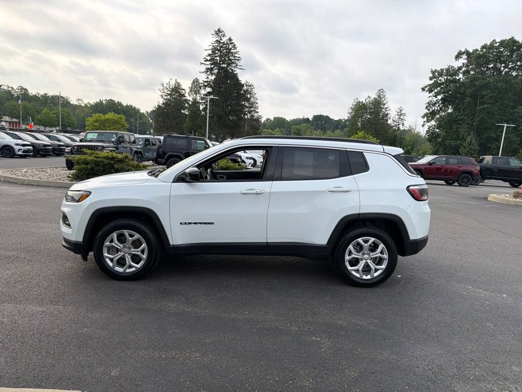 Used 2024 Jeep Compass Latitude AWD/4WD image 7