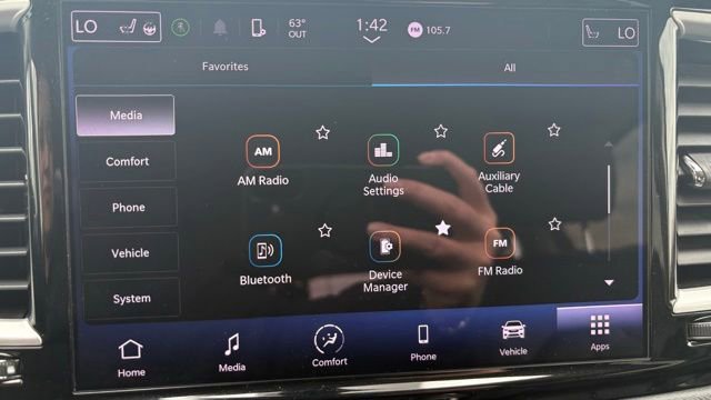 Used 2023 Chrysler Pacifica Touring-L FWD image 4