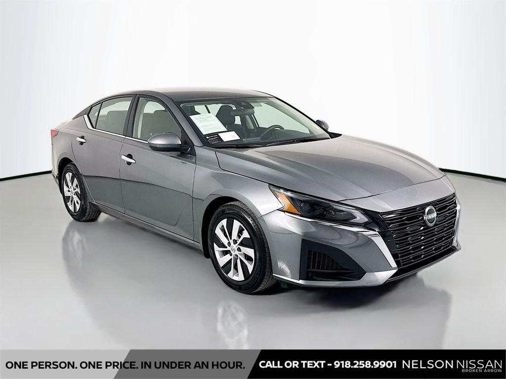 Used 2023 Nissan Altima 2.5 S image 3