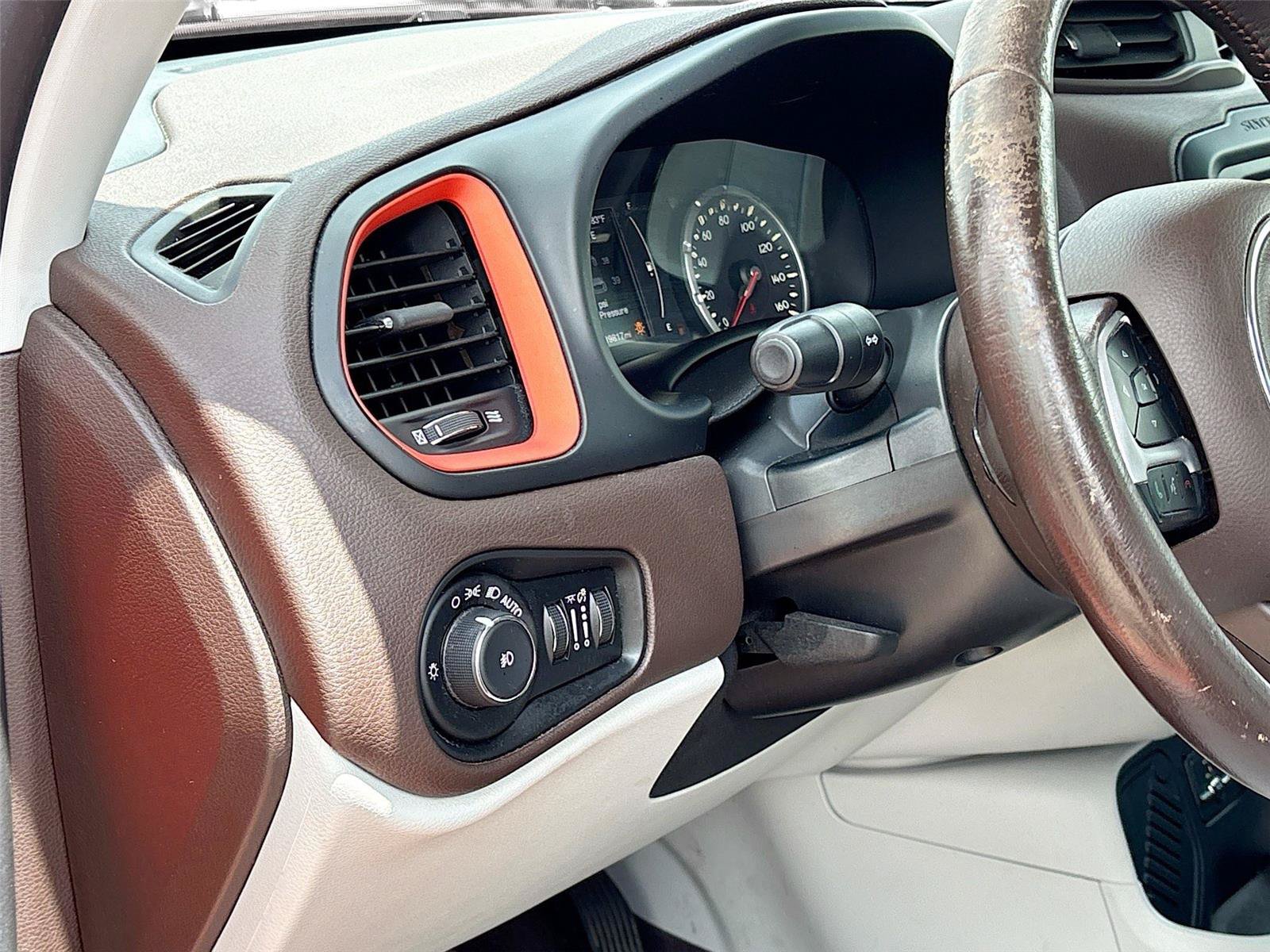 Used 2015 Jeep Renegade Latitude FWD image 10