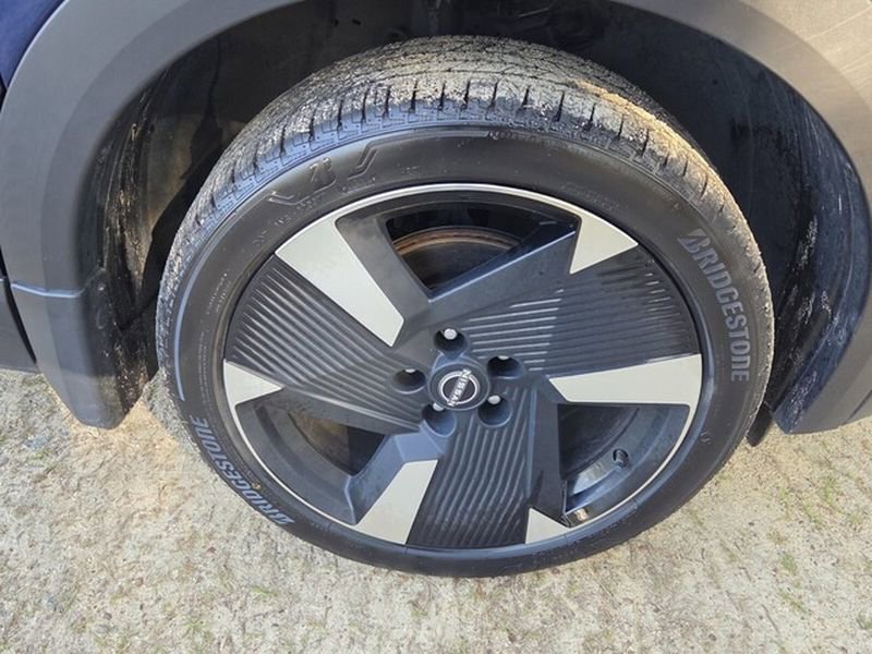 Used 2025 Nissan Kicks SR image 17