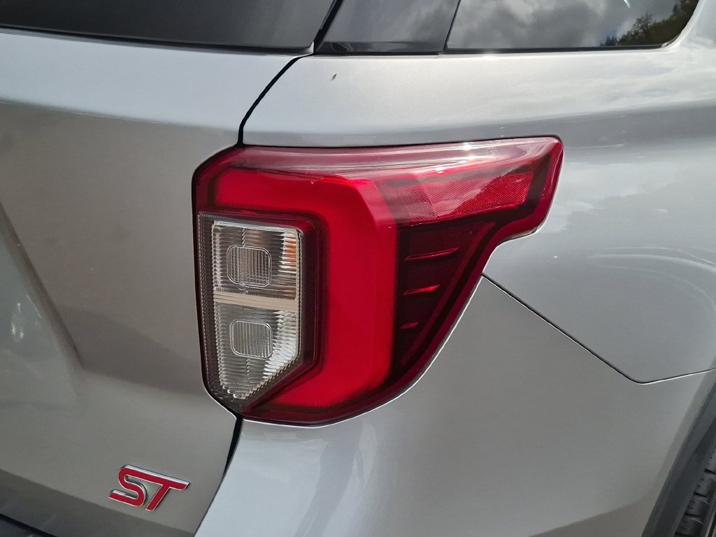 Certified 2022 Ford Explorer ST w/ Equipment Group 401A AWD/4WD image 12