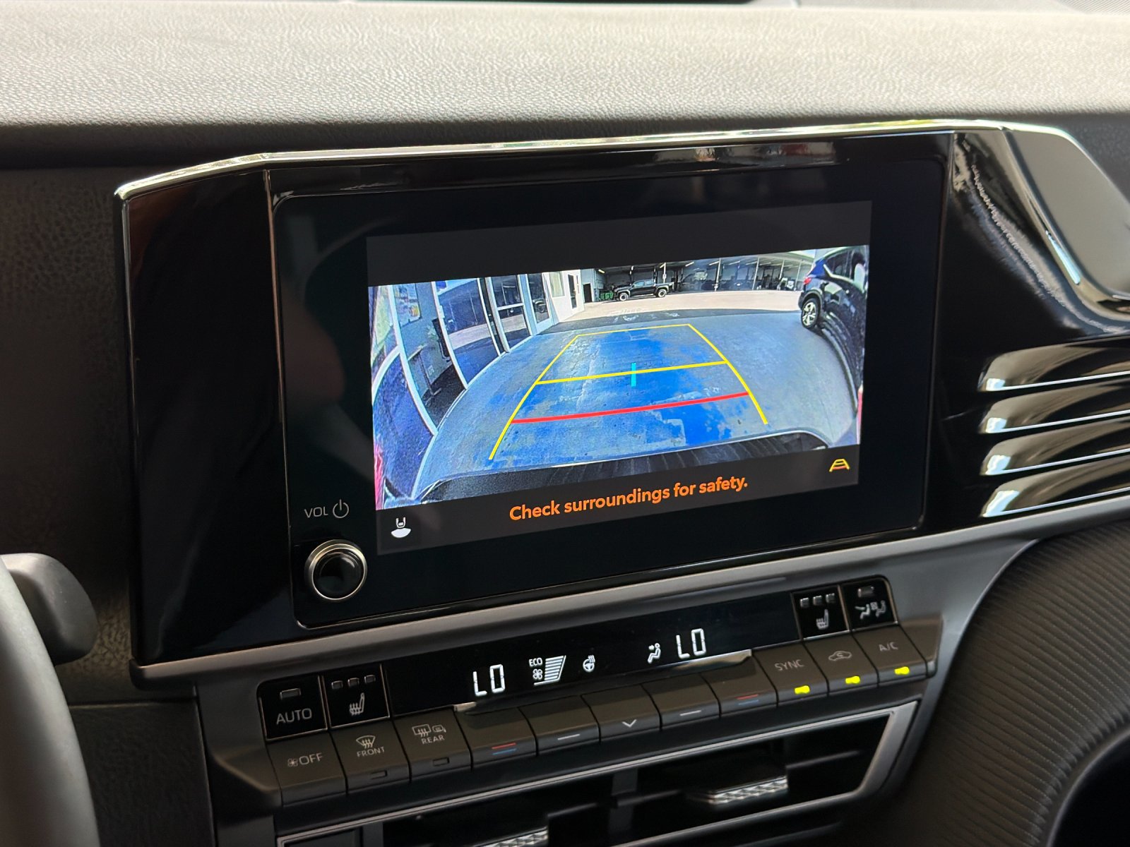 Used 2025 Toyota Camry SE w/ Convenience Package FWD image 16