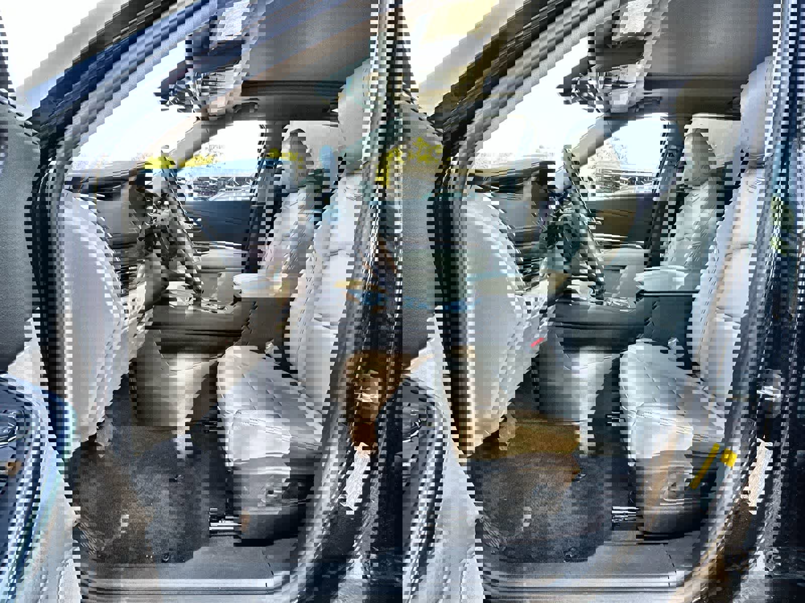 Used 2022 Cadillac XT4 Luxury w/ Driver Awareness Package image 2