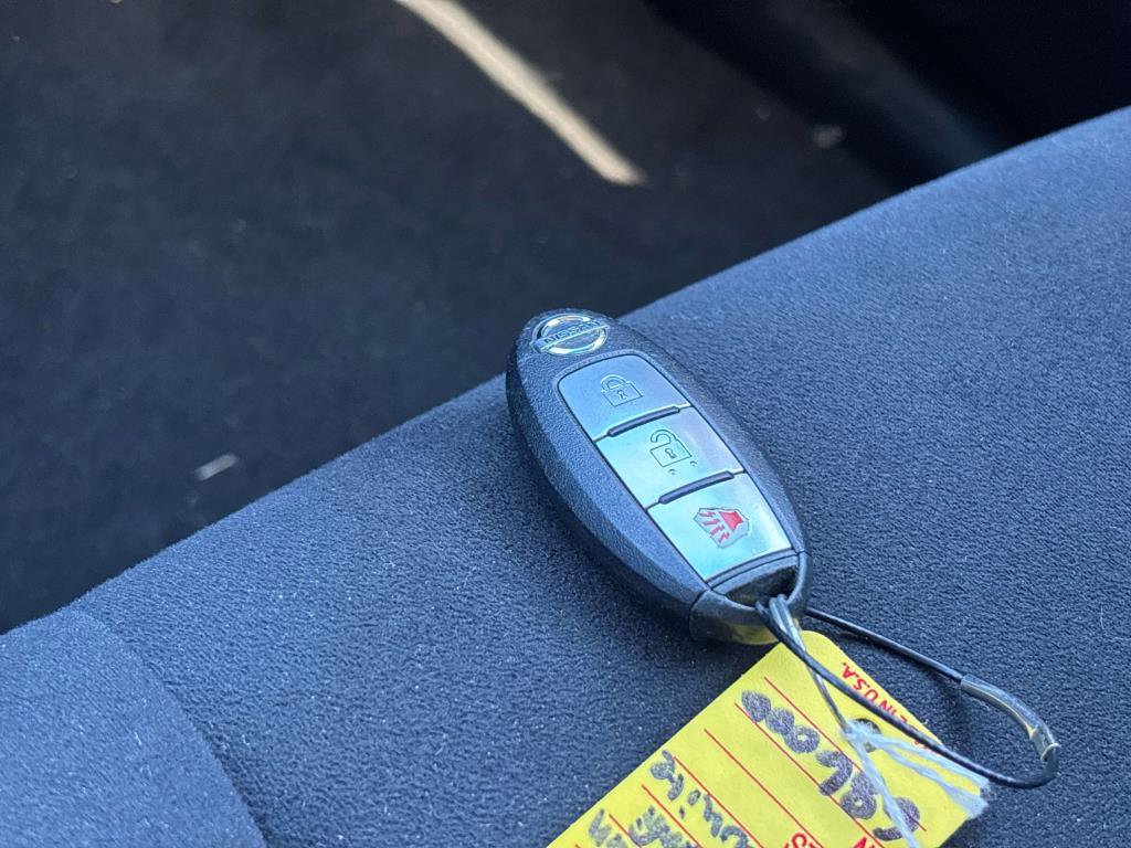 Used 2015 Nissan Pathfinder S image 24