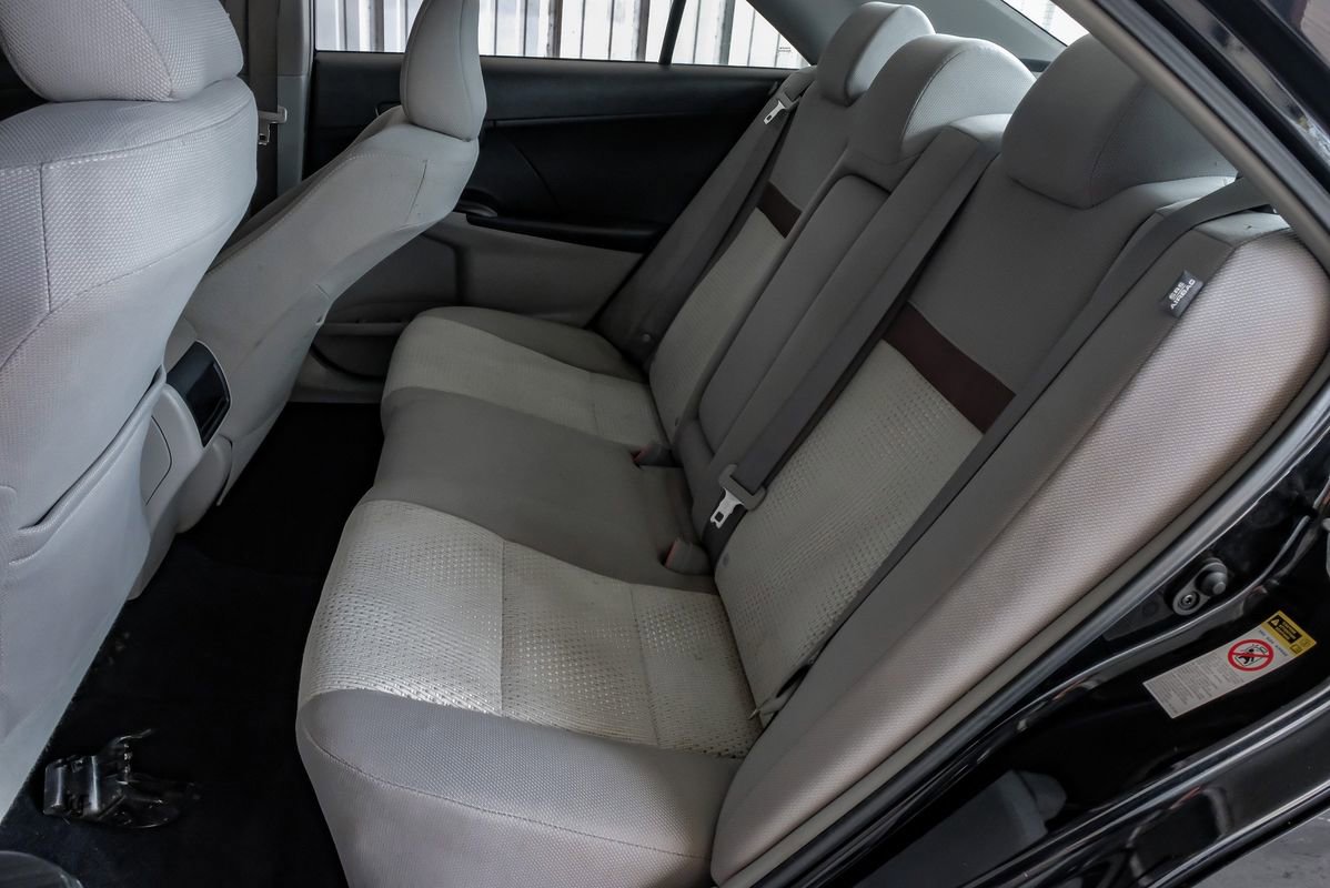 Used 2012 Toyota Camry LE FWD image 36