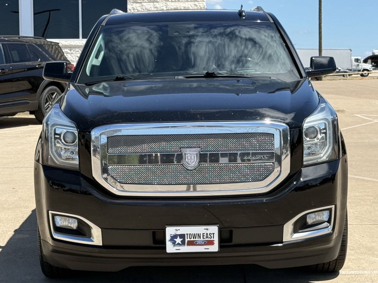 Used 2019 GMC Yukon Denali w/ Denali Ultimate Package RWD image 7