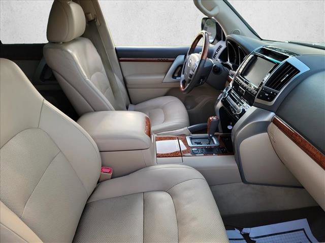 Used 2015 Toyota Land Cruiser AWD/4WD image 15