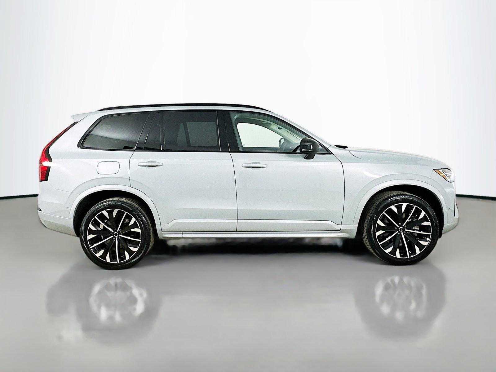 New 2026 Volvo XC90 B6 Ultra w/ Protection Package Premier AWD/4WD image 4