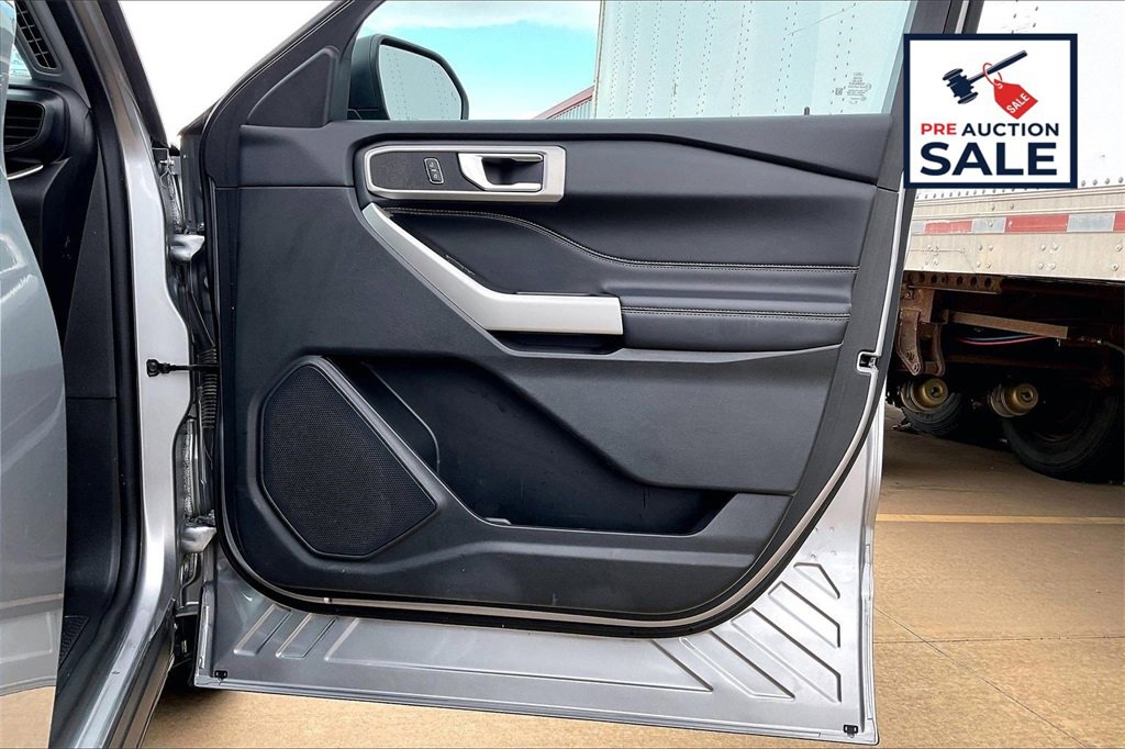 Used 2022 Ford Explorer XLT image 24
