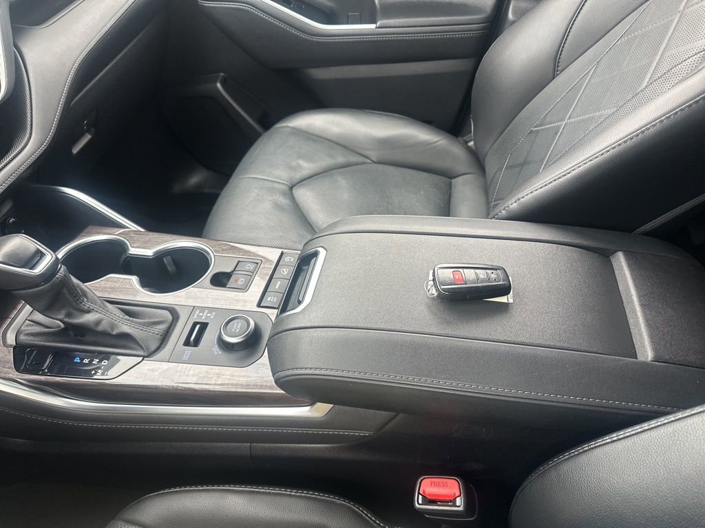 Used 2021 Toyota Highlander Platinum image 24