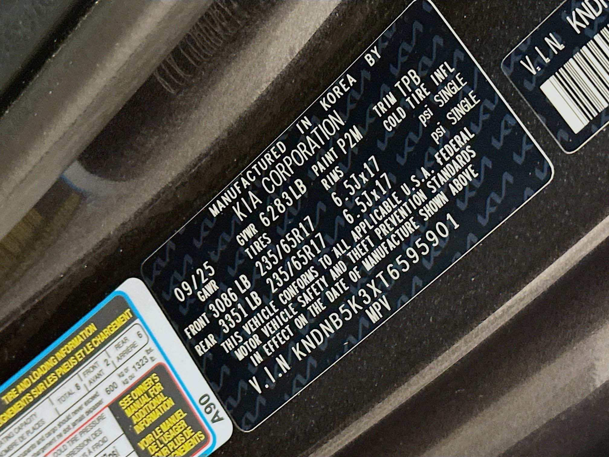 Used 2026 Kia Carnival FWD image 12