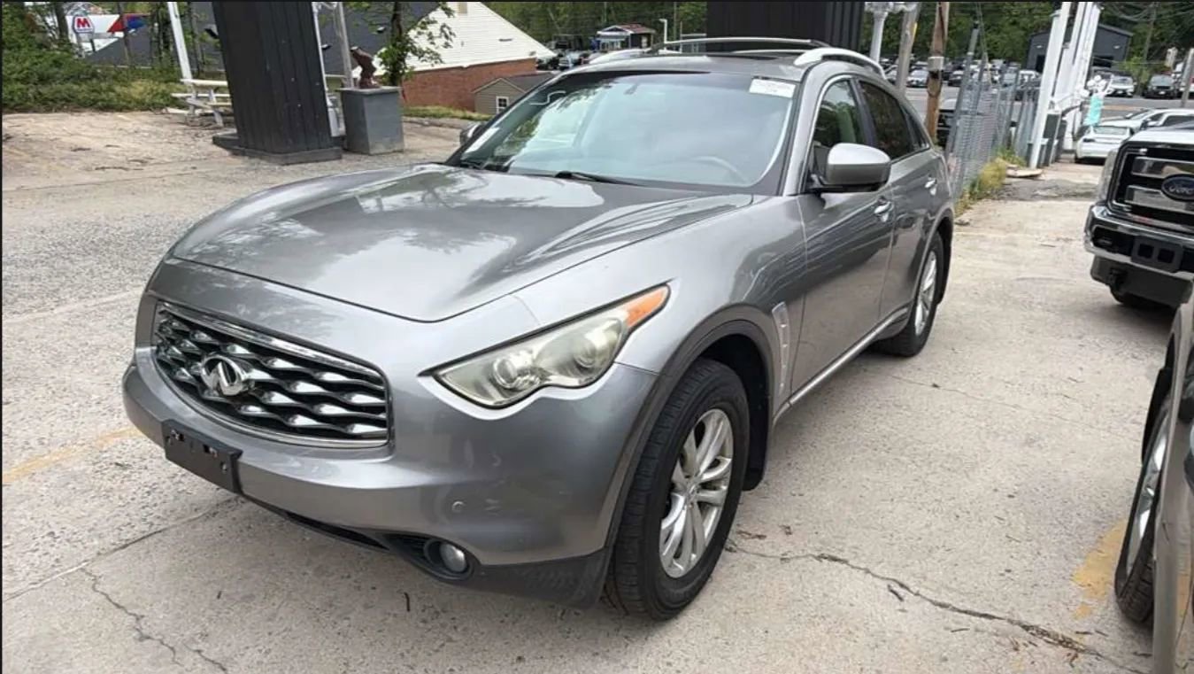 Used 2010 INFINITI FX35 AWD w/ Navigation Pkg image 2