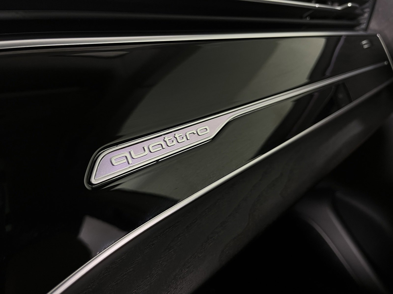 Used 2025 Audi Q8 Premium Plus w/ Premium Plus Package image 15